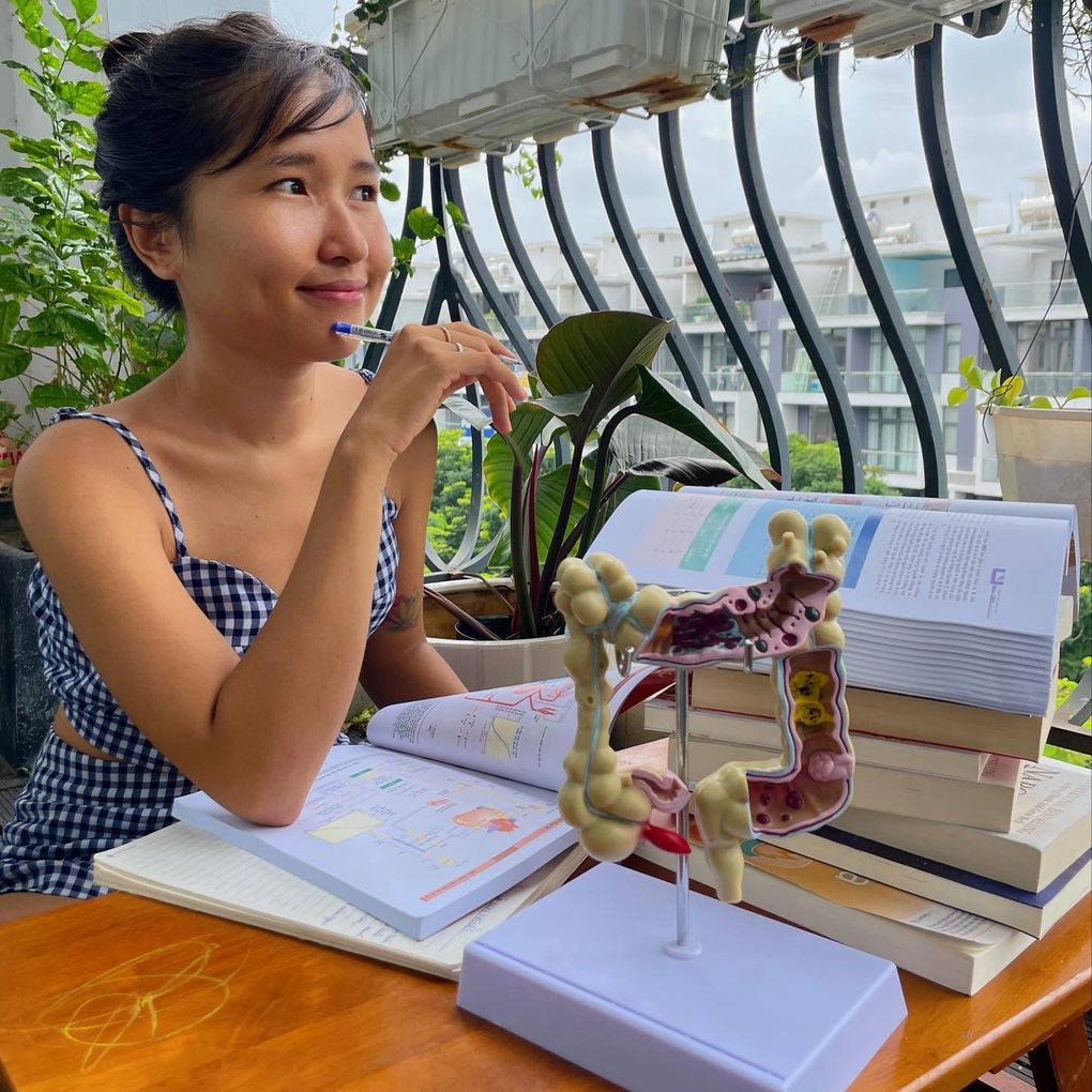 Cuộc sống đối lập của hai nữ streamer Việt xinh đẹp, nổi tiếng một thời-3