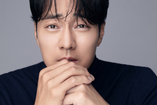 Song Joong Ki khoe cẩu lương với bà xã người Anh ở sự kiện, vợ chiếm sạch spotlight của cả dàn sao vì quá đẹp-3