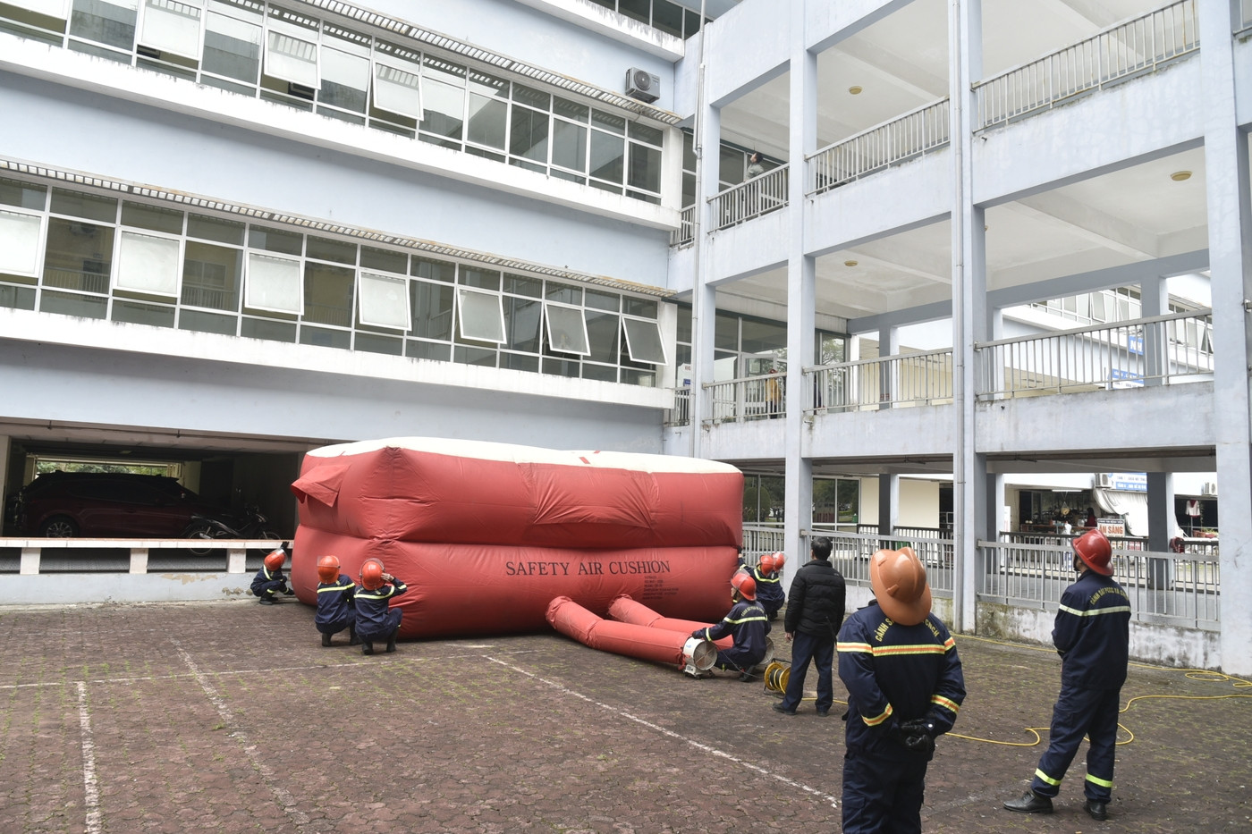 Gia cảnh người bảo vệ tử vong khi cố cứu bệnh nhân có ý định nhảy lầu ở Bắc Kạn-3