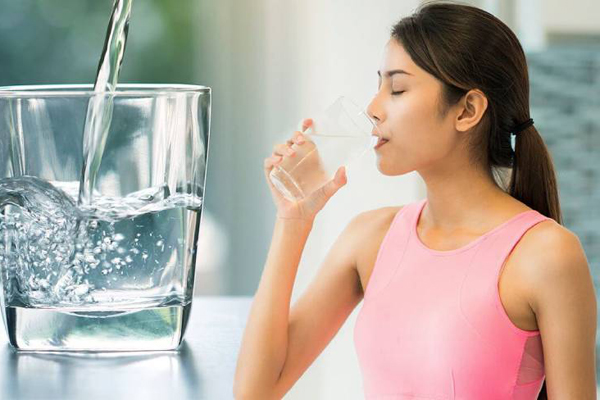 Nắng nóng nguy cơ gây đột quỵ: Khuyến cáo từ ngành y tế TPHCM-3
