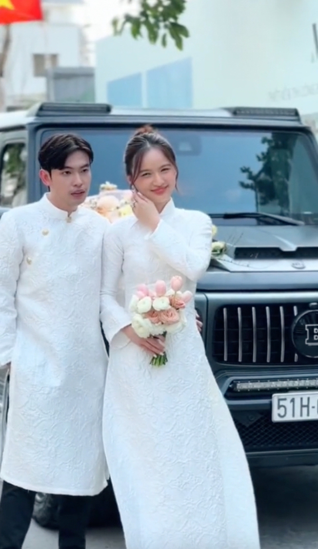 Đám cưới trĩu nặng vàng, kim cương và tiền đô hot nhất lúc này, danh tính cô dâu số hưởng chẳng ai xa lạ!-3