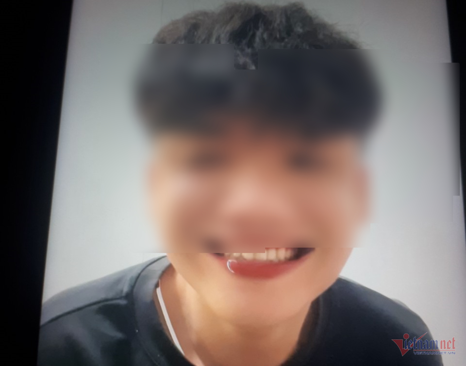 Giật mình gã thợ hồ khoe hàng sau 1 cuộc gọi, ra sức gạ gẫm quý bà-1