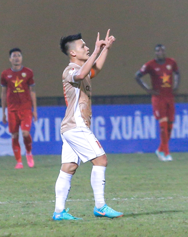 Lập siêu phẩm cho CLB CAHN, Quang Hải nói điều bất ngờ liên quan đến Chu Thanh Huyền trên sóng truyền hình-1