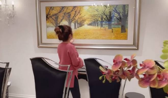 Dinh thự đôi lộng lẫy được Thúy Nga đăng tải nghi là của ca sĩ Huy MC: Bên trong rất nhiều đồ cổ-3