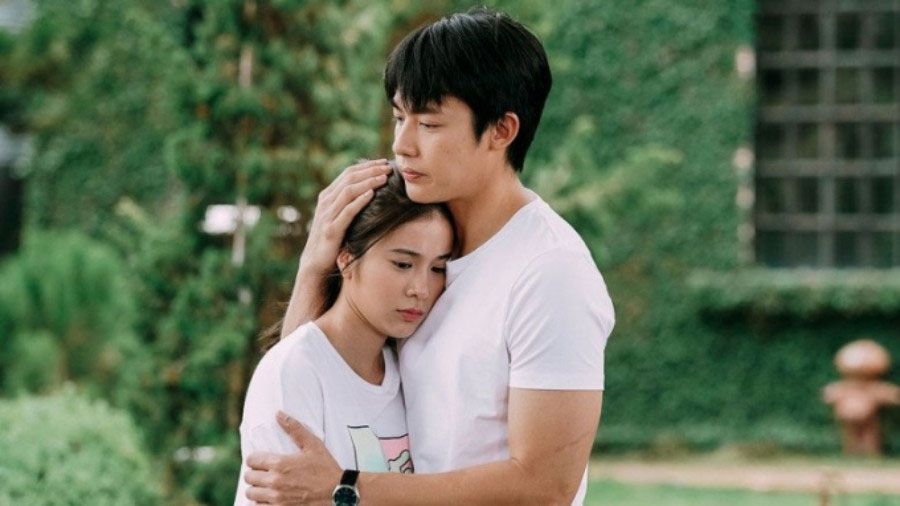 Chung chăn gối một đêm cùng bạn trai, cô gái thất thần phát hiện bí mật đáng sợ-1