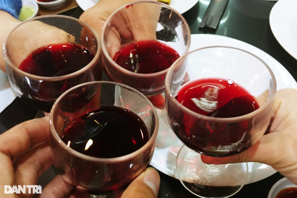 Nắng nóng nguy cơ gây đột quỵ: Khuyến cáo từ ngành y tế TPHCM-2