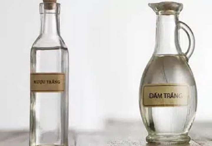 Mẹo chữa hôi chân bằng dấm trắng và rượu trắng-1