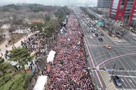 Khủng hoảng y tế Hàn Quốc: 30.000 bác sĩ và người thân xuống đường biểu tình, hơn 100 bệnh nhân phải 'cầu cứu' bệnh viện quân đội