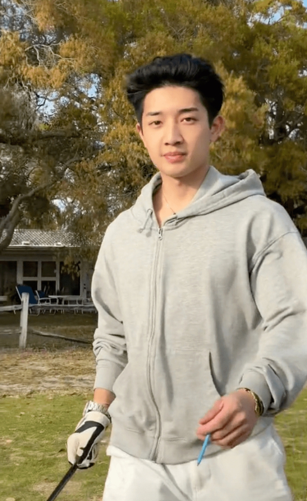 Bạn trai hot girl TDDC Phạm Như Phương và anh em sinh đôi khiến dân tình lọt hố: Trên live đẹp nức nở, đời thường còn mê hơn!-2