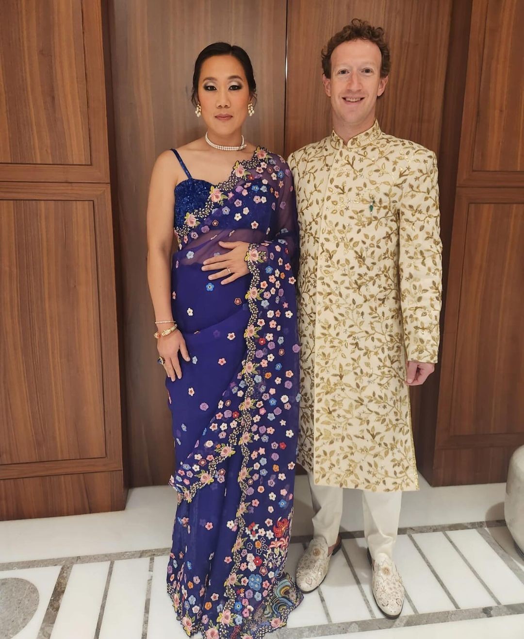 Ông chủ Facebook Mark Zuckerberg và vợ gây chú ý ở tiệc cưới 120 triệu USD-6