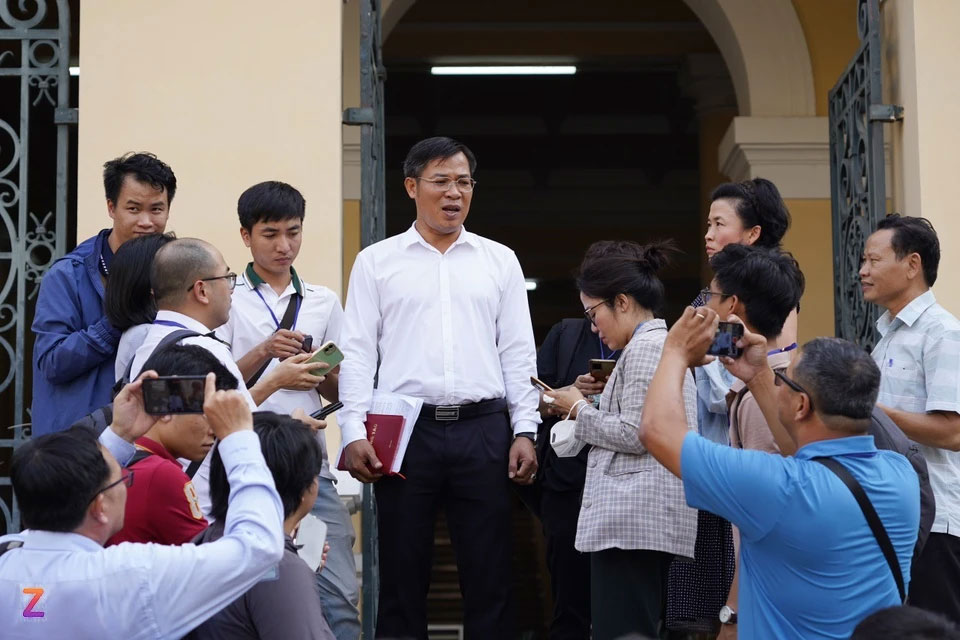 Cận cảnh bên trong phiên tòa xét xử vụ án Vạn Thịnh Phát-1