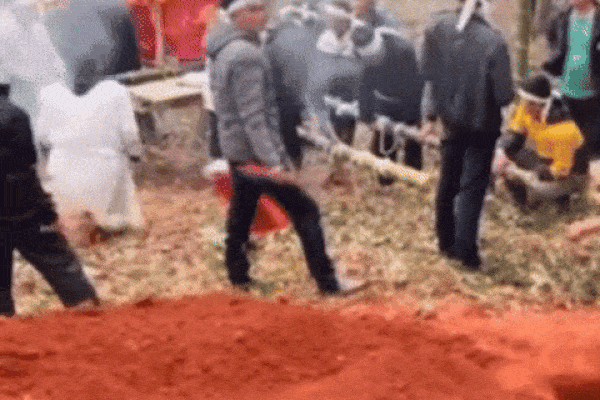 Chạnh lòng khi nghe cháu trai Bùi Tiến Dũng gọi: Nội ơi, sao ông nội bay lên trời?-3