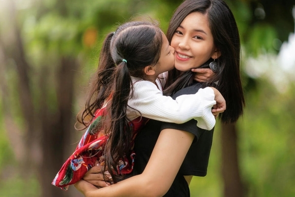 3 kiểu gia đình này rất dễ nuôi dạy nên những đứa trẻ bị trầm cảm: Hy vọng bạn không nằm trong số đó!-4