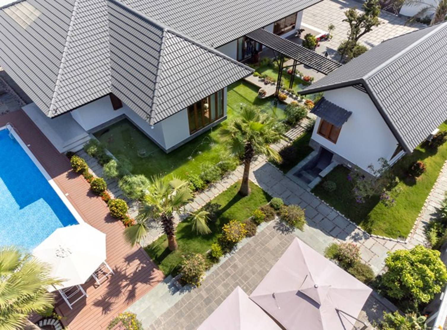 Nhà vườn Tây Ninh thiết kế phòng ngủ đặc biệt lửng lơ trên mặt nước-3