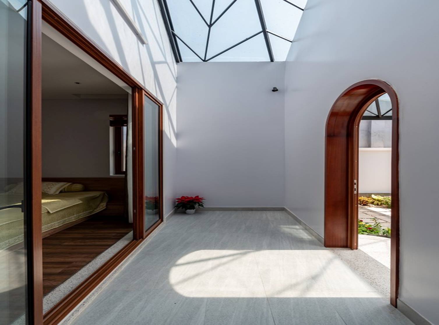 Nhà vườn Tây Ninh thiết kế phòng ngủ đặc biệt lửng lơ trên mặt nước-9