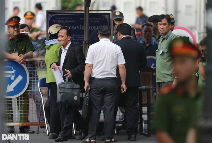 Bị cáo Nguyễn Cao Trí xin vắng mặt trong một số ngày xét xử-15