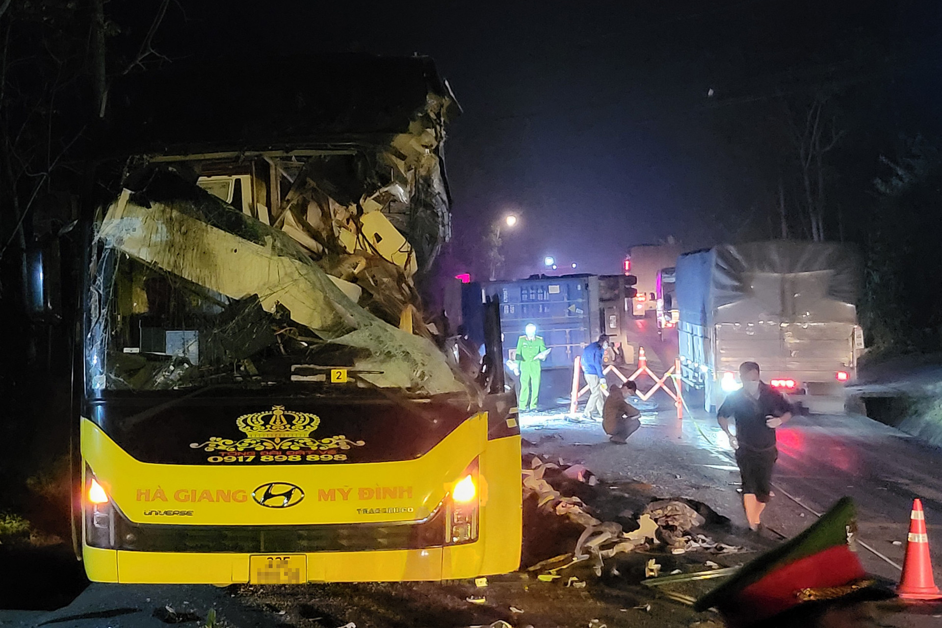 Thêm một nạn nhân 23 tuổi vụ tai nạn xe khách ở Tuyên Quang tiên lượng tử vong-1