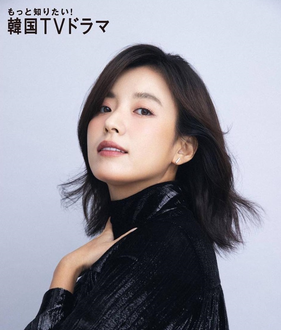 5 kiểu tóc ngắn thanh lịch dành cho phụ nữ trên 40 tuổi-4