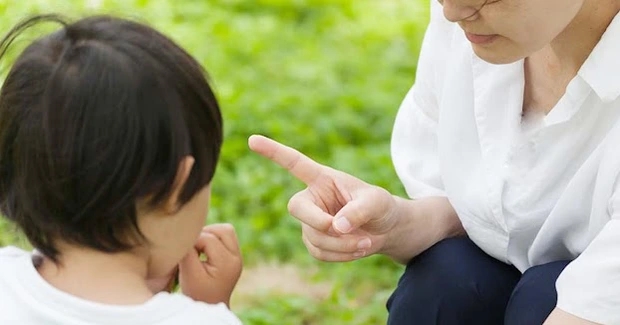 3 kiểu gia đình này rất dễ nuôi dạy nên những đứa trẻ bị trầm cảm: Hy vọng bạn không nằm trong số đó!-2