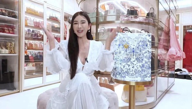 Bà hoàng Hermes tiếp tục đập hộp dinh thự rộng gần 750m2 ở Singapore: Riêng phòng tắm và nhà bếp được ốp đá cẩm thạch quý hiếm-1