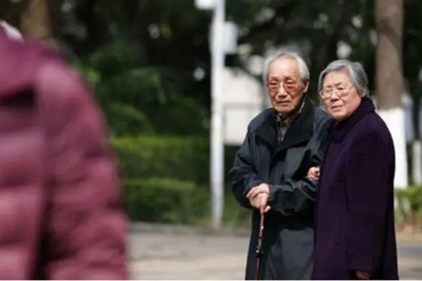 Soi cách dạy con của Hồ Ngọc Hà - Lệ Quyên, dân tình phát hiện: Điểm trùng hợp rất nhiều nhưng có 1 điều vô cùng khác biệt-6