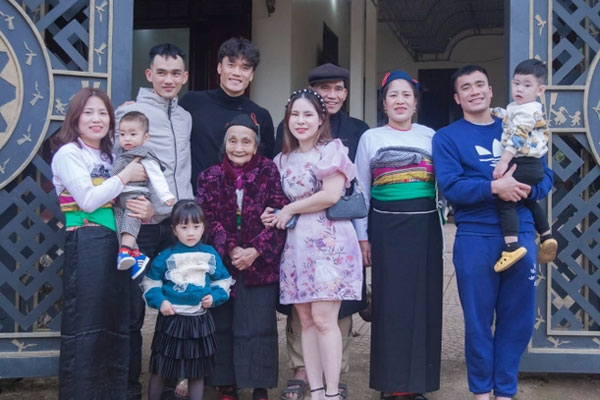 Thủ môn Bùi Tiến Dũng nghẹn ngào nói về người bố quá cố: Nỗi đau đến bất ngờ không cho ai trong gia đình có sự chuẩn bị-2