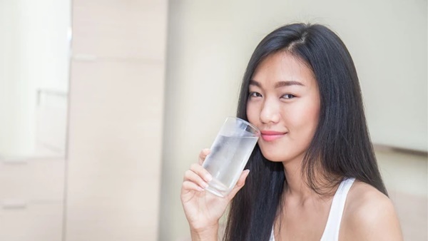 Uống một cốc nước ấm vào khung giờ này còn tốt ngang thuốc bổ tim, chăm chỉ làm còn có da căng bóng!-4