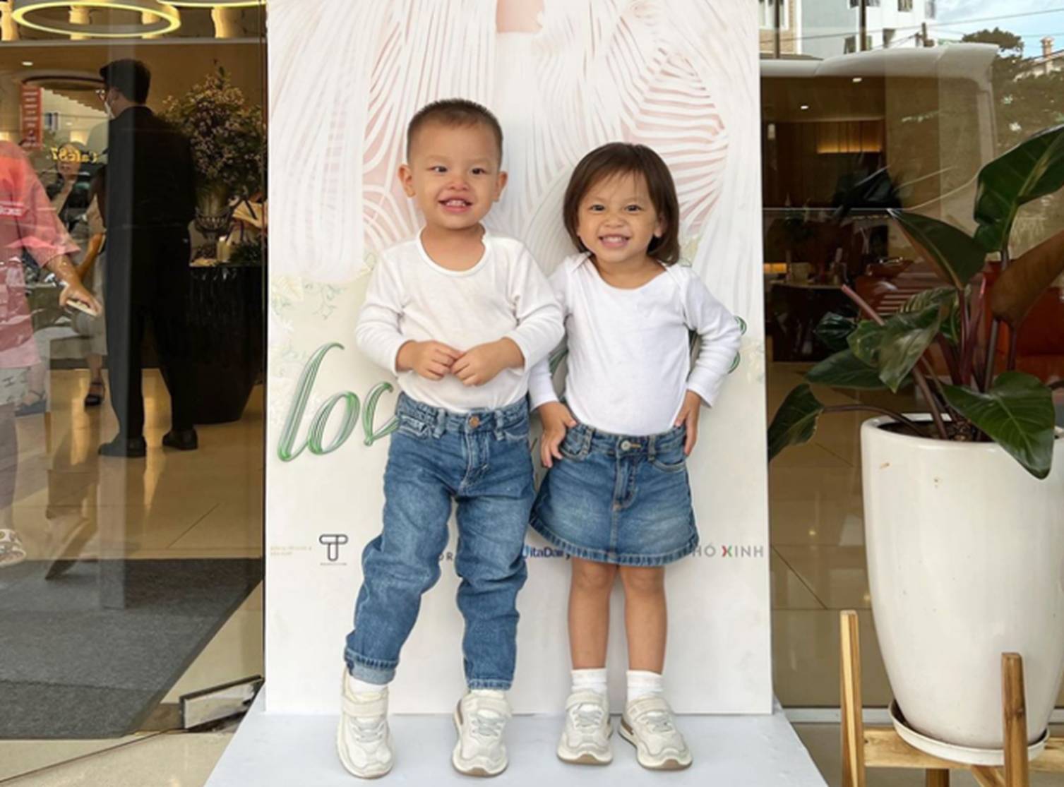 Soi cách dạy con của Hồ Ngọc Hà - Lệ Quyên, dân tình phát hiện: Điểm trùng hợp rất nhiều nhưng có 1 điều vô cùng khác biệt-5