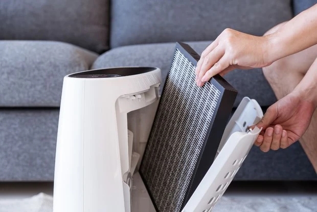 Anh thợ tiết lộ lỗi vệ sinh máy lọc không khí khiến cho một bộ phận phải vứt đi: Lợi bất cập hại!-2