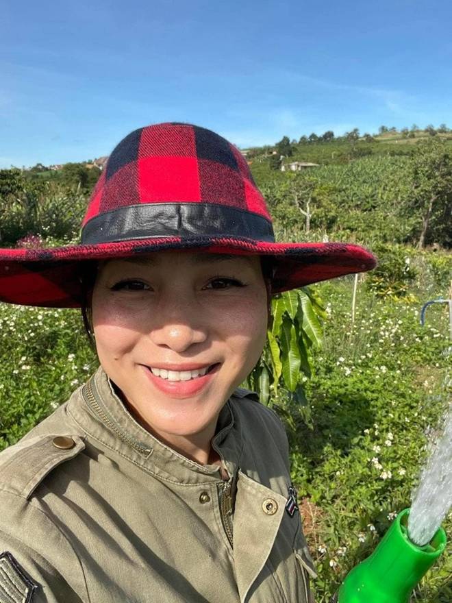 Nữ ca sĩ 8X nay thành nông dân, sống trong cơ ngơi xinh đẹp trên mảnh đất 2.000m2 ở thành phố ngàn hoa-1