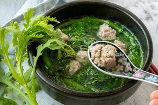 Đừng chỉ ăn gan heo, đây là loại rau dân dã được mệnh danh “vua chất sắt” bán đầy chợ Việt