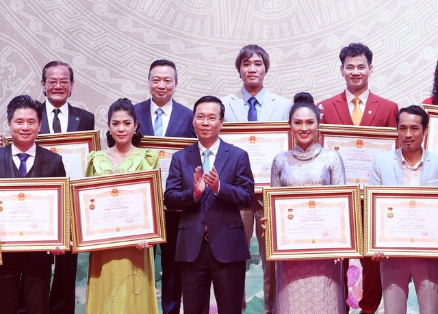 Ngọc hoàng Quốc Khánh, Xuân Bắc, Thanh Lam... nhận danh hiệu NSND-7