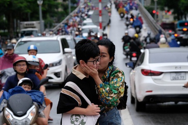 Phụ huynh sốc, rối bời vì Trường Amsterdam có thể dừng tuyển sinh lớp 6-1