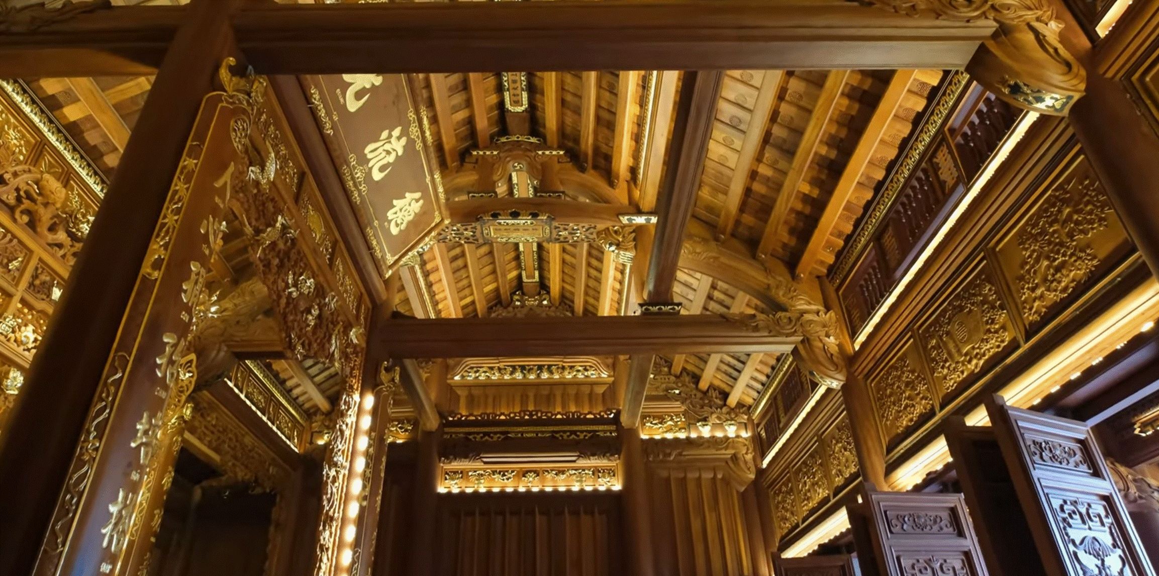 Biệt phủ phong cách làng quê ở Thanh Hóa khiến người ta trầm trồ bởi vẻ ngoài khiêm nhường nhưng ẩn chứa cả một cơ ngơi vàng bên trong-4