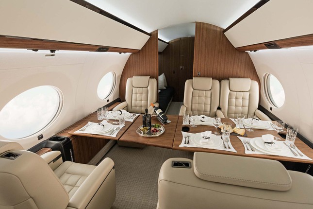 Có gì trong chuyên cơ Gulfstream G650ER đưa tỉ phú Bill Gates đến Việt Nam?-5