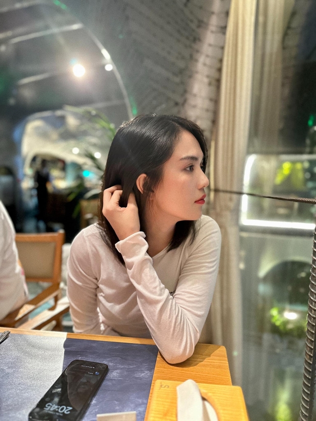 Ngọc Trinh tụ họp hội bạn showbiz, bị soi im hơi lặng tiếng với 1 nhân vật sau khi về nhà hưởng án treo-1