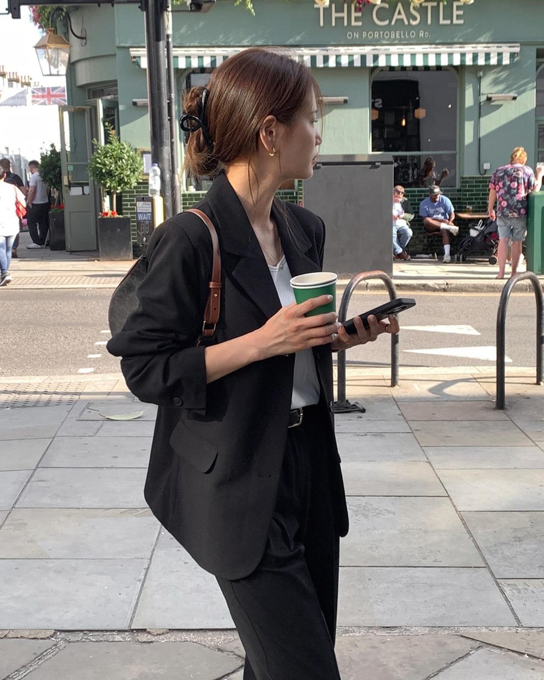 5 mẫu blazer nên có trong tủ đồ để luôn mặc đẹp mỗi ngày-1