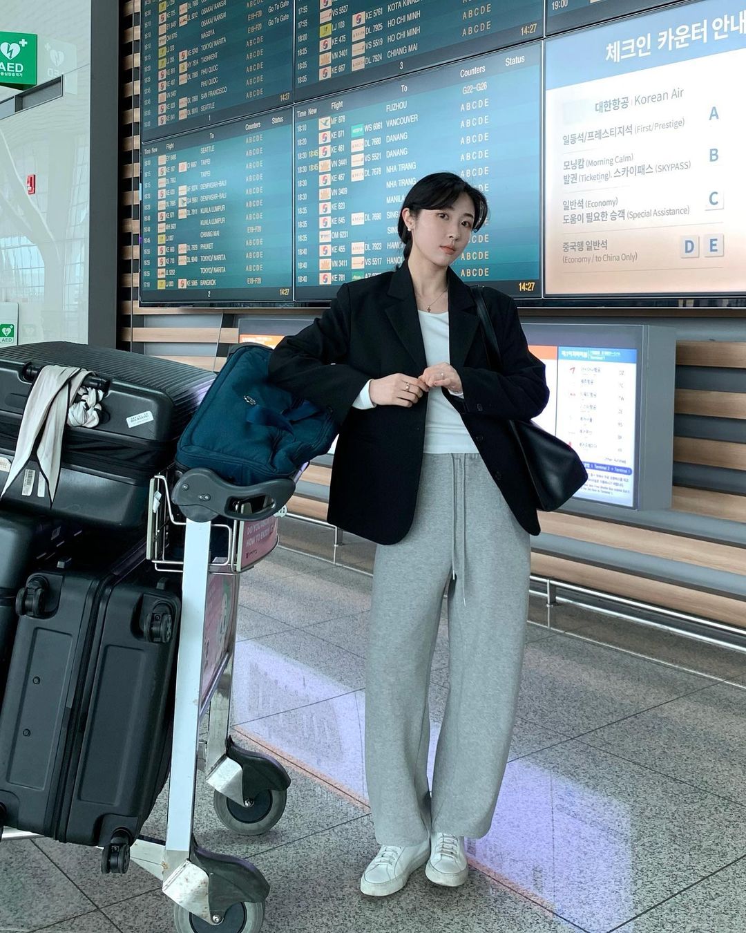 5 mẫu blazer nên có trong tủ đồ để luôn mặc đẹp mỗi ngày-2