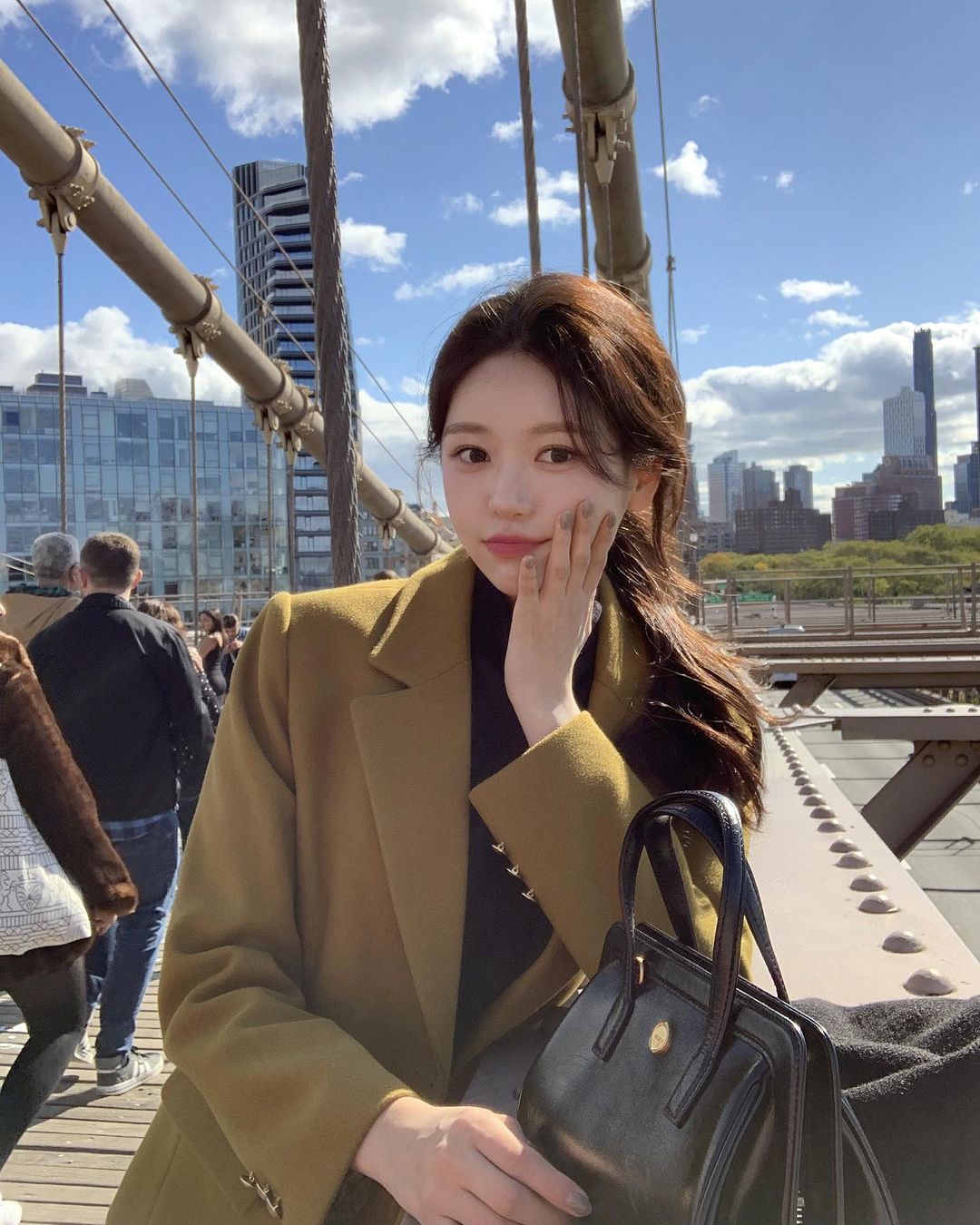 5 mẫu blazer nên có trong tủ đồ để luôn mặc đẹp mỗi ngày-3