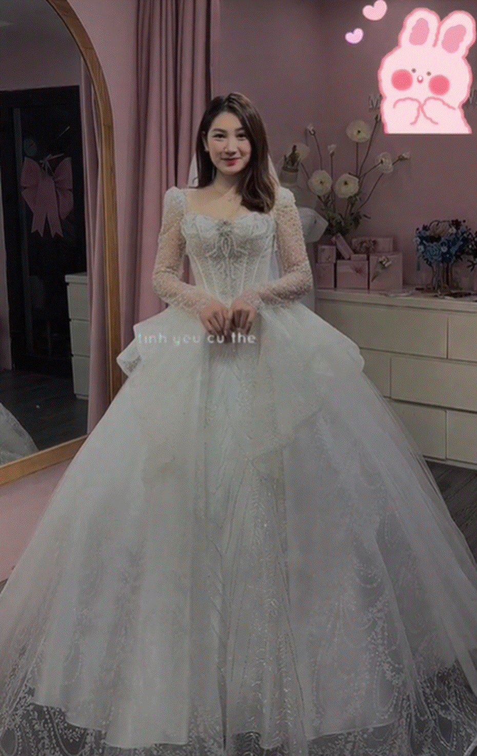 Couple nổi tiếng tan vỡ sau 4 năm yêu đương: Đàng trai dắt người yêu mới đi thử váy cưới ngay sát ngày bạn gái cũ được cầu hôn!-4