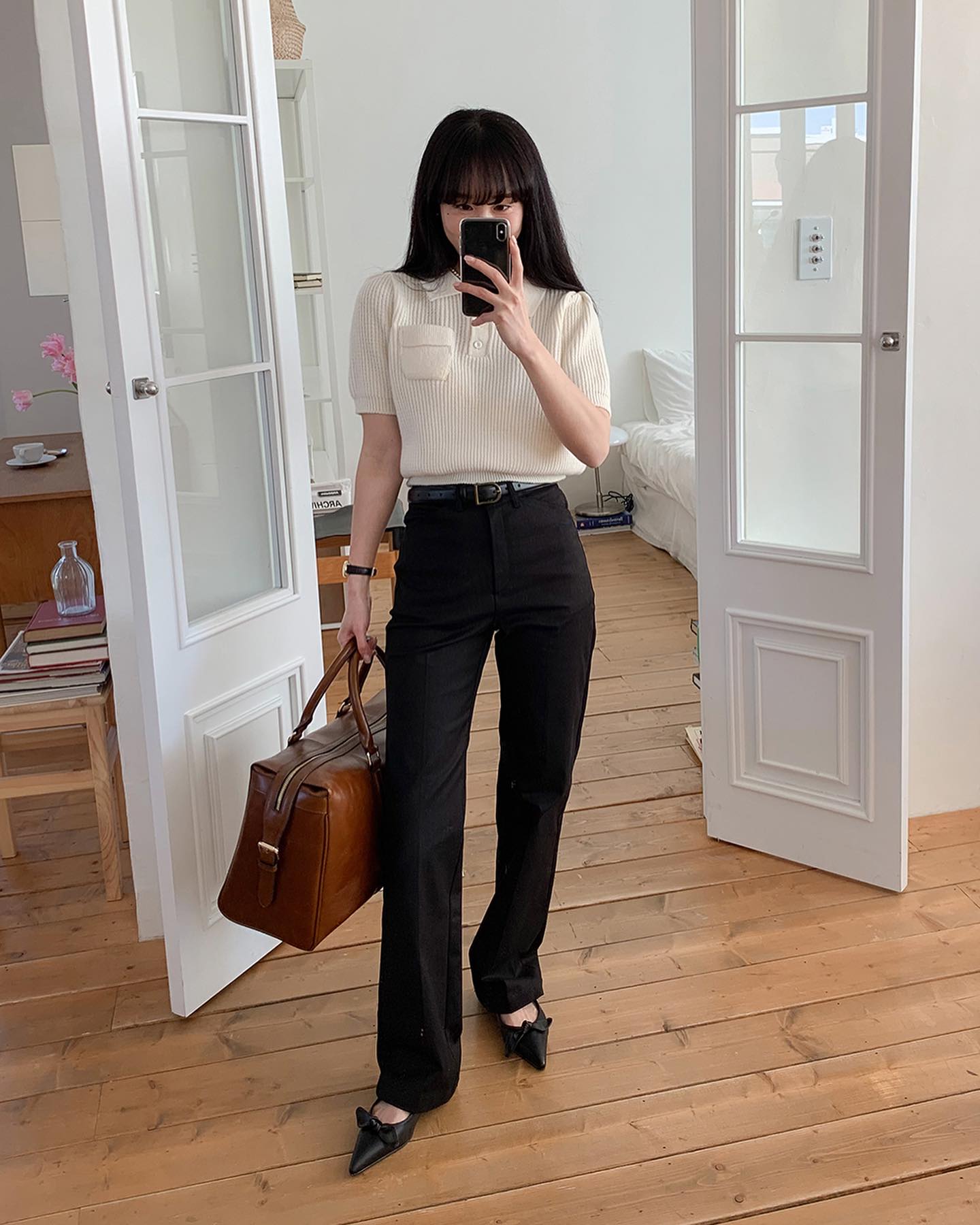 10 set đồ công sở màu trung tính giúp các nàng mặc đẹp trong nháy mắt-4