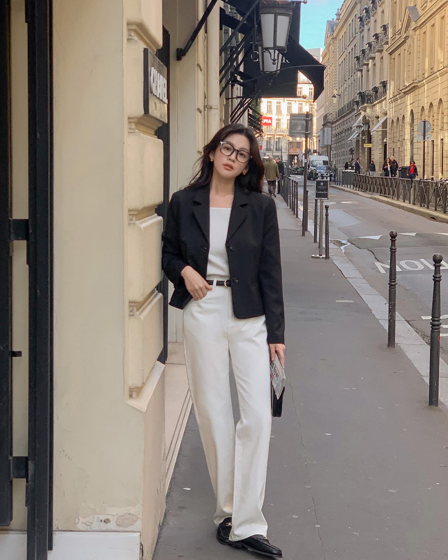 10 set đồ công sở màu trung tính giúp các nàng mặc đẹp trong nháy mắt-9