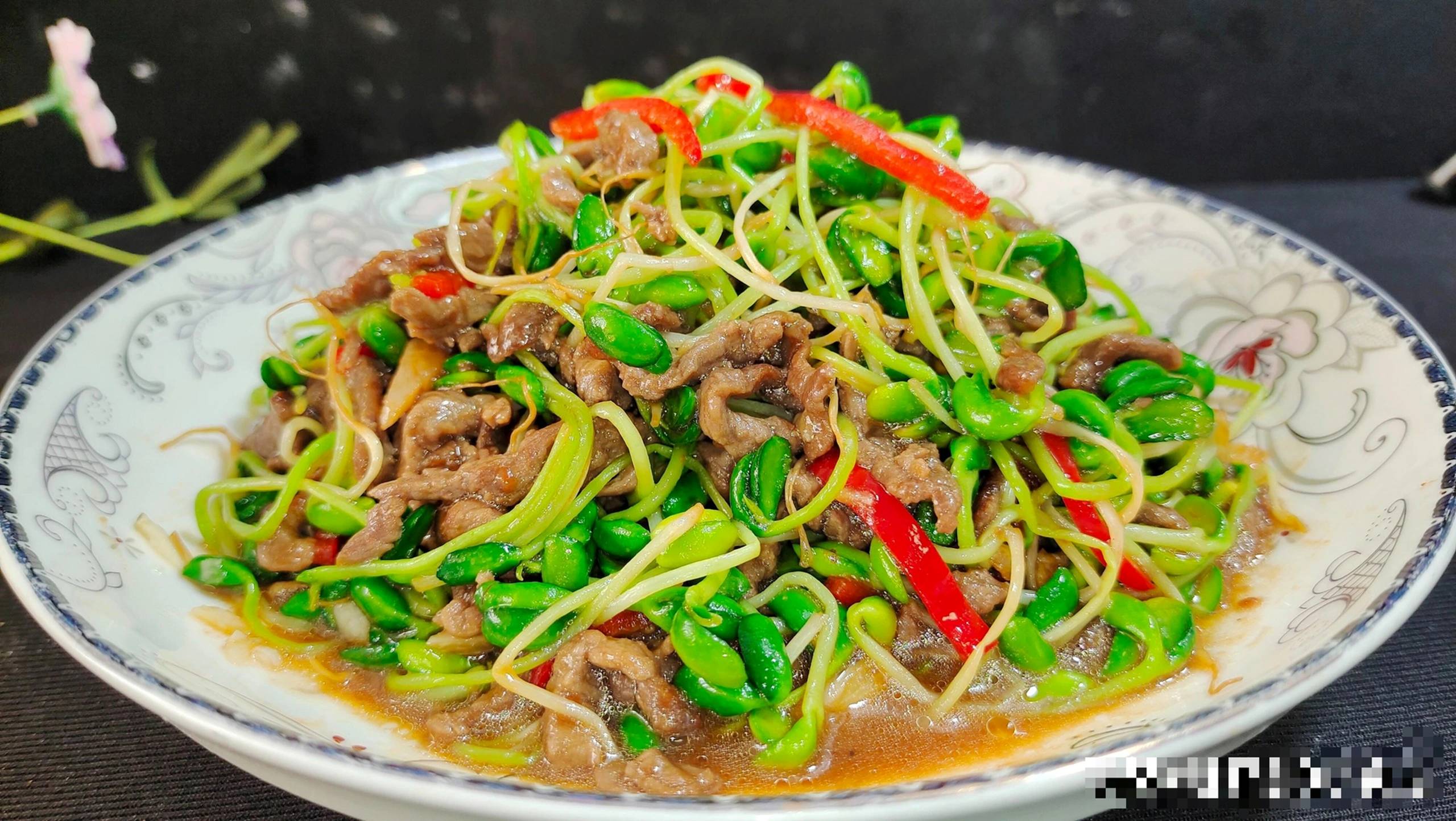 Loại rau nhân sâm xanh ít người biết, siêu vitamin, bổ máu, lợi gan, xào thịt bò cực giòn ngọt-4