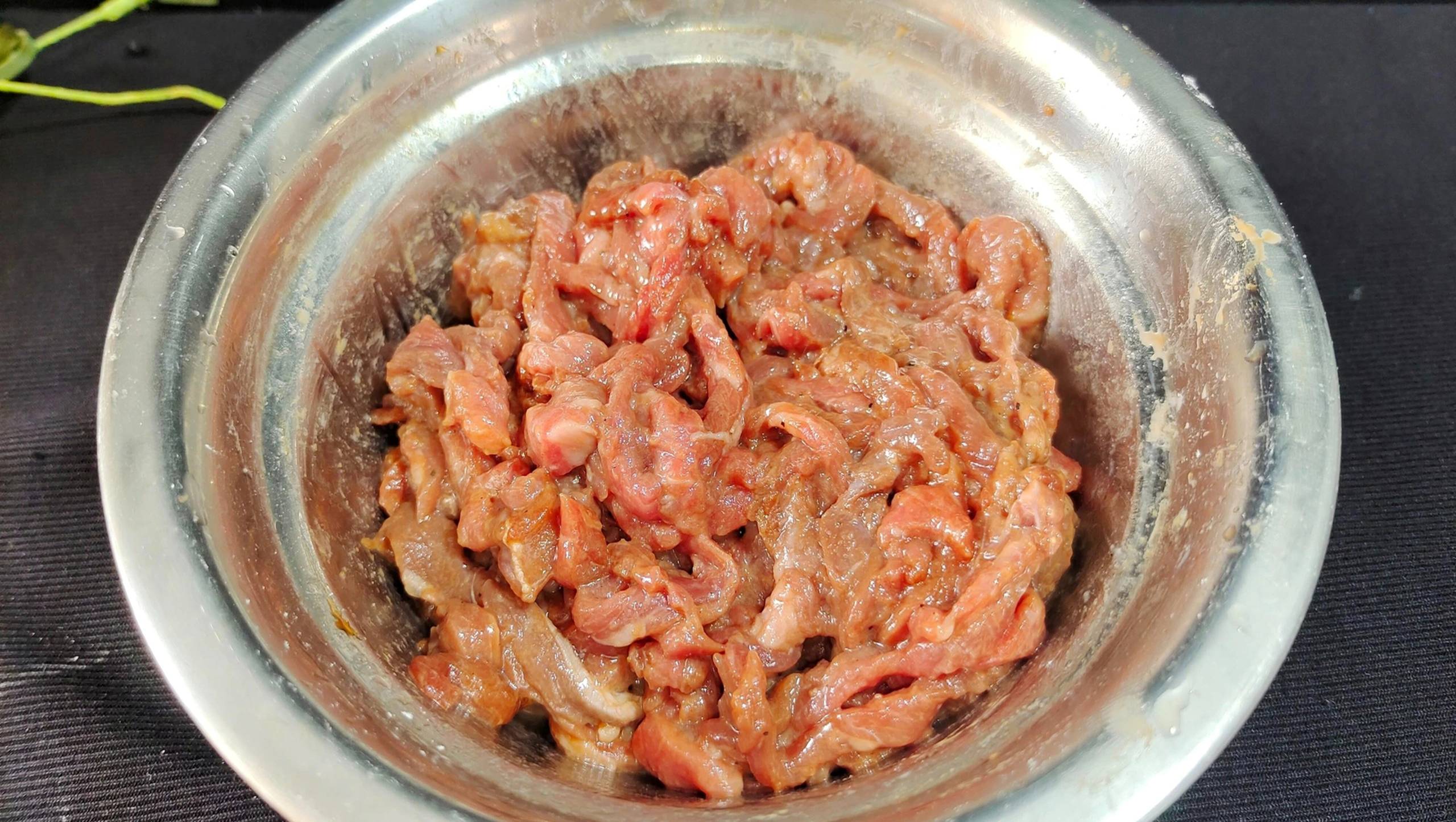 Loại rau nhân sâm xanh ít người biết, siêu vitamin, bổ máu, lợi gan, xào thịt bò cực giòn ngọt-6