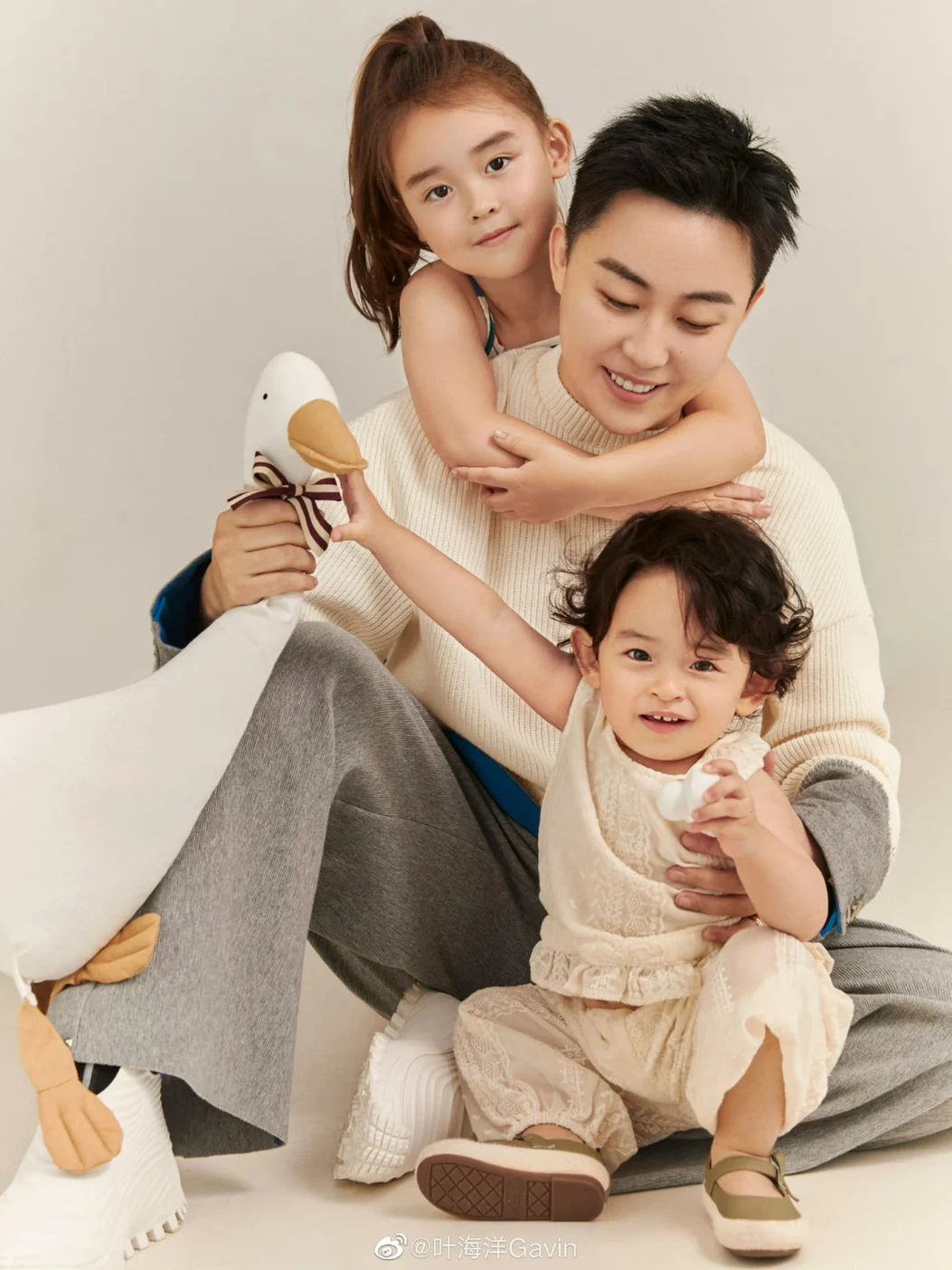 Nữ tổng tài chi 1,7 tỷ đồng để thụ tinh nhân tạo, sinh con lai 5 dòng máu: Danh tính cha của những đứa trẻ gây chấn động-7