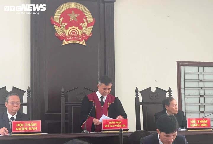 Hai bị cáo vụ gửi con đi chữa bệnh, nhận lại hũ tro cốt cùng được hưởng án treo-2