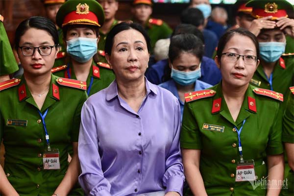 Bắt khẩn cấp thanh niên đâm vào xe cảnh sát giao thông ở Bắc Giang-2