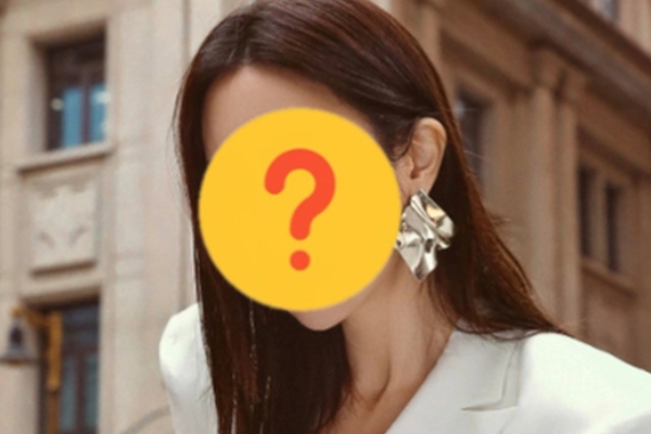 Nam diễn viên lộ clip ngoại tình, đưa người đẹp hơn 5 tuổi ra công viên thân mật khi bạn gái đi công tác-8