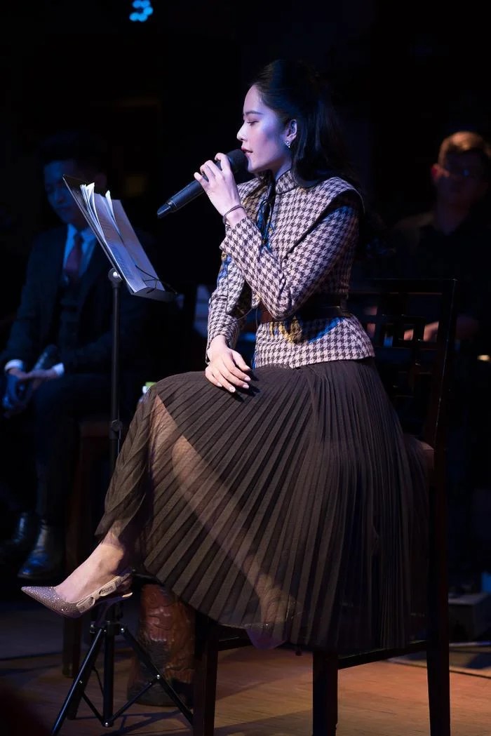 Bài toán rời showbiz của Nam Em-2