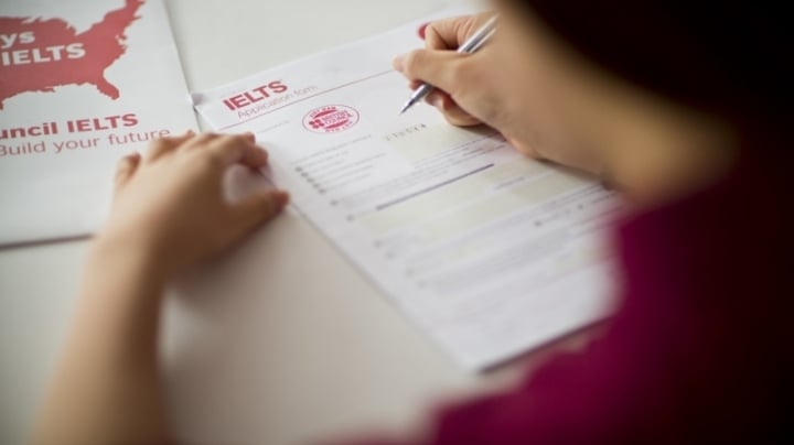 Việt Nam có dừng thi IELTS trên giấy như hai quốc gia Đông Nam Á?-1